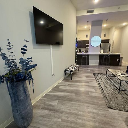 Beautiful Condo/Rooftop Patio With Free Parking Cleveland Exterior foto